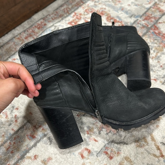 Sam Edelman black heeled booties - Picture 4 of 4